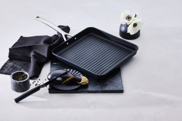 Le Creuset toughened non-stick grill