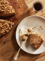 Pear and Date Crumble Cake
