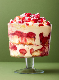 Sneakily Easy Eton Mess Strawberry Trifle 