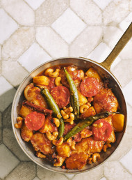 Sticky Chicken with Pineapple and Tomatoes 