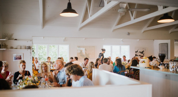 dinner guests enjoying the oyster inn