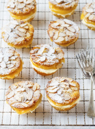 Lemon Cakes with Mascarpone and Lemon Curd