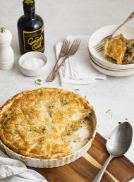 Family Favourite Chicken, leek & mushroom pie