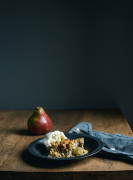Feijoa and Pear Anzac Crumble