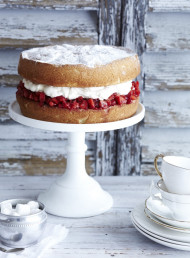 Balsamic Strawberries and Cream Sponge