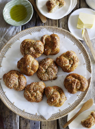 Rosemary, Caraway Seed and Cracked Wheat Rolls