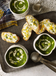 Mixed Greens Soup with Edamame Beans and Feta Croutes