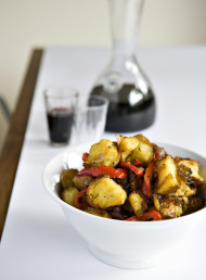 Crisp Baked Potatoes with Red Capsicum