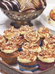 Banoffee Cupcakes with Salted Caramel Sauce