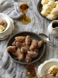 Apple Beignets 