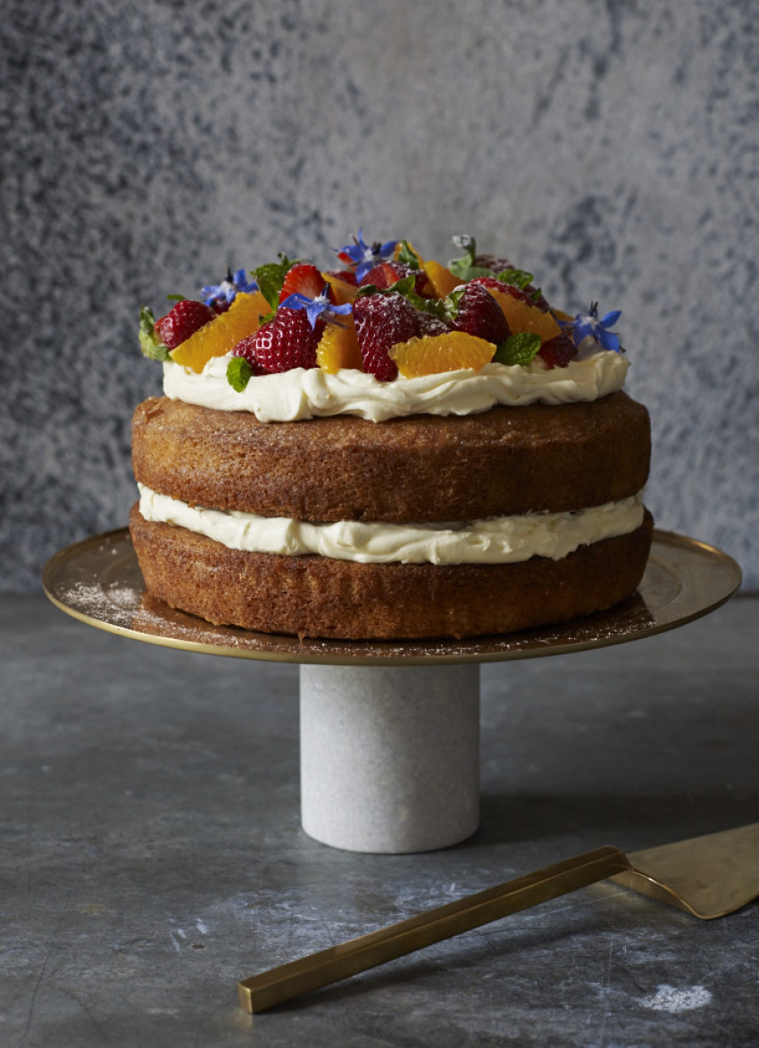 Summer Strawberry Pimm's Cake