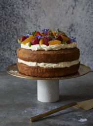 Summer Strawberry Pimm's Cake