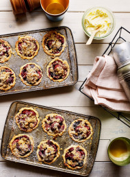 Fresh Cherry Crumble Tarts