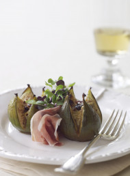 Baked Figs with Blue Cheese and Prosciutto
