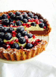 Almond and Chocolate Tart with Pistachio Cream