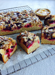 Fresh Plum and Almond Crumble Cake