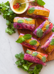 Spicy Tofu, Red Cabbage and Mint Fresh Spring Rolls
