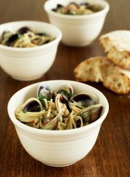 Spaghetti with Clams, Garlic and Chilli