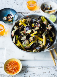 Vietnamese Lemongrass Clams